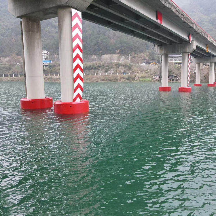 橋梁防撞，橋梁防撞設(shè)施，橋墩防撞，橋墩防撞設(shè)施，防撞護(hù)舷，橋墩防撞護(hù)舷，復(fù)合材料防撞設(shè)施，鋼覆防撞圈設(shè)施，固定式防撞設(shè)施，自浮式鋼覆復(fù)合材料，frp防撞圈，防撞圈-貴州劍河新展架大橋